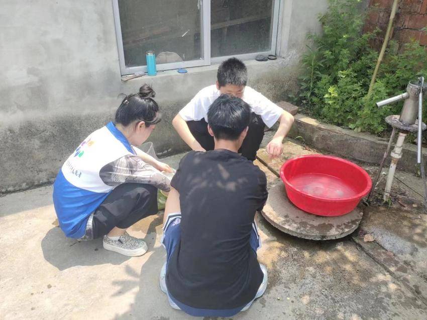 尹集乡尹集村:岁月守望,青春同行——尹集村与yl8cc永利官网经管系智管专业学生共筑助老温暖桥梁.docx